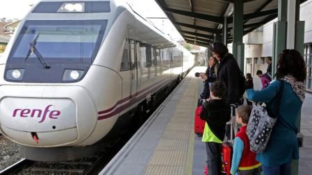 El Alvia Pamplona-Madrid marca récord de viajeros con 411.647 en un año