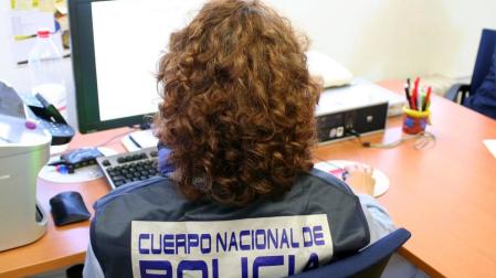 La Policía Nacional investiga cuatro casos de estafa al año.