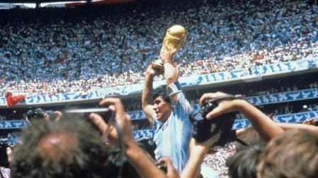 Diego Armando Maradona, futbolista y mito