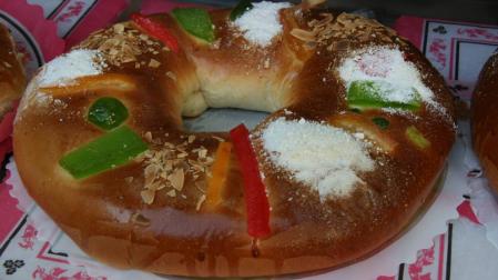 Imagen de un roscón de Reyes tradicional