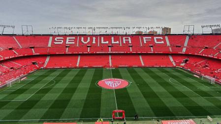 El estadio Sánchez Pizjuán, una hora antes del partido.