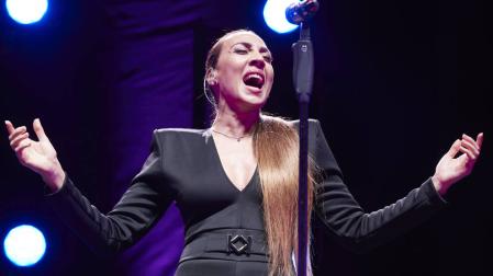 Mónica Naranjo derrocha talento en su vuelta a los escenarios en Pamplona