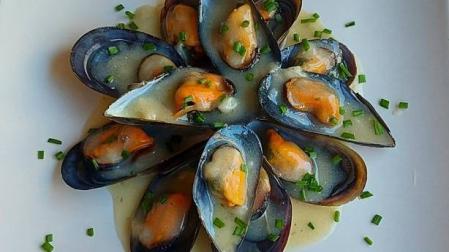 Mejillones con salsa de mostaza