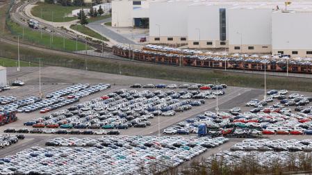 Imagen exterior de la factoría de Volkswagen Navarra, en Landaben
