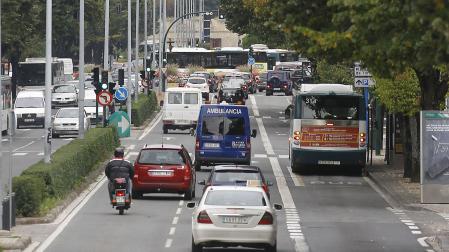 Tráfico en la avenida Baja Navarra