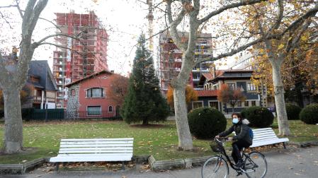 Las torres de Salesianos, vistas desde la Media Luna