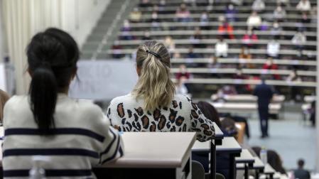 Imágenes de los aspirantes a para las 424 plazas de la OPE de enfermería en la UPNA