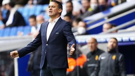 Luis García Plaza dirige a su equipo en el encuentro de la Jornada 29 contra el Espanyol