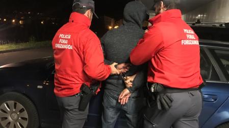 Una de las detenciones realizadas por la Policía Foral en abril