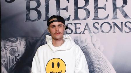 El cantante Justin Bieber posa en el estreno de su serie documental de televisión en Los Ángeles .