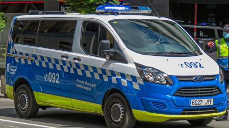 Un vehículo de la Policía Municipal de Pamplona