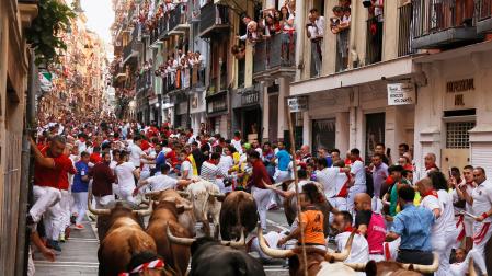 El alquiler de balcones para ver el encierro, uno de los servicios más demandados por los turistas extranjeros