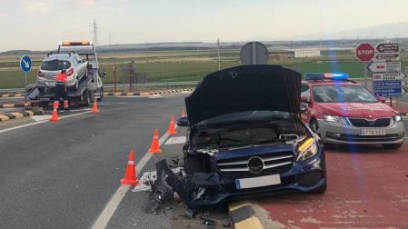 Accidente en el cruce de Los Abetos al saltarse una conductora el stop