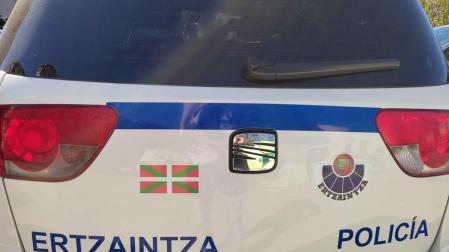 Coche patrulla de la Ertzaintza

EUROPA PRESS

  (Foto de ARCHIVO)

13/10/2021 Coche patrulla de la Ertzaintza