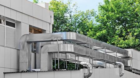 Para mejorar la calidad de aire interior de los edificios lo más importante es ventilar.