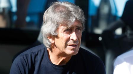El entrenador del Real Betis, Manuel Pellegrini, durante un partido ante el Celta de Vigo