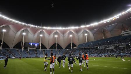 Calentamiento del Real Madrid en la Supercopa de España disputada en Arabia