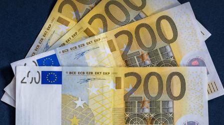 Imagen de archivo de varios billetes de 200 euros
