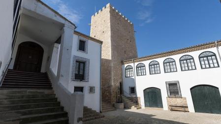 El castillo de Cortes, fortaleza misteriosa, en el 'Conocer Navarra' del mes de abril.