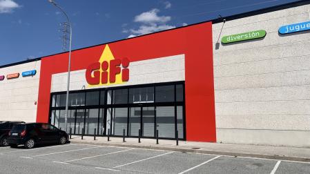 La tienda de Gifi está situada en el polígono comecial Galaria