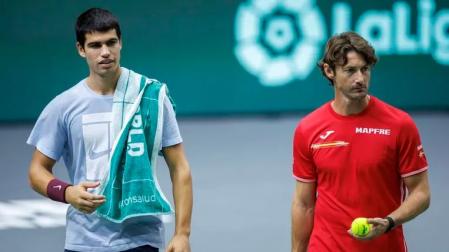 Carlos Alcaraz junto a su entrenado Juan Carlos Ferrero