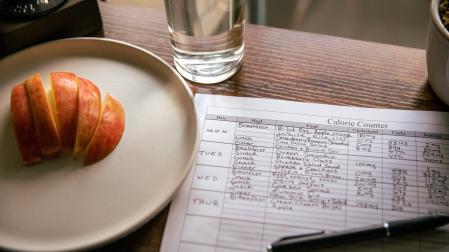 La restricción de alimentos puede provocar deficiencias nutricionales y empeorar la salud