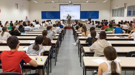 Fotos del primer día de Selectividad en Tudela.
