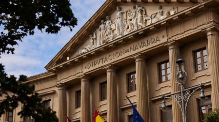 Fachada del Palacio de Navarra, sede del Gobierno foral, en la Avenida de Carlos III de Pamplona