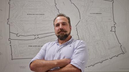 A* Jesús Garzaron
F* 2023_09_06
T* Pedro del Guayo, impulsor de las recreaciones históricas del Privilegio de la Unión
L* Plaza Consistorial, Pamplona