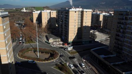 Vista aérea de la rotonda de la avenida de Navarra en su confluencia con la de San Jorge para la que se busca una solución