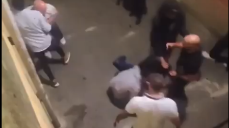Un momento de la agresión, que fue grabada