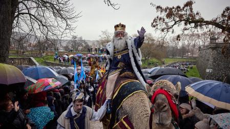 Entrada de SSMM los Reyes Magos de Oriente a Pamplona por el portal de Francia./