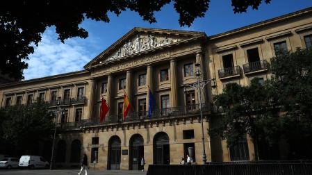 *A: JOSE CARLOS CORDOVILLA
*F: 06-06-2023
*P:
*L: PAMPLONA
*T: FACHADA PALACIO DE NAVARRA. GOBIERNO DE NAVARRA