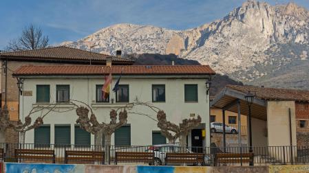 Ayuntamiento de Azuelo, pequeña localidad de 37 habitantes