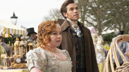 Penelope Featherington (Nicola Coughlan) y Colin Bridgerton (Luke Newton), en una escena de la tercera temporada de 'Los Bridgerton'