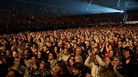 Público en el concierto de Manolo García en el Navarra Arena