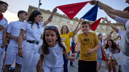 Fotos del chupinazo de las fiestas de Mutilva 2024.