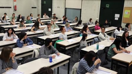 El campus de la Universidad Pública de Navarra en Pamplona acoge este fin de semana las pruebas de la OPE de maestros.