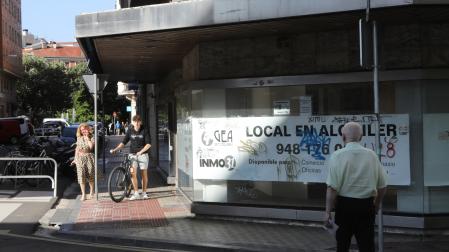 Chaflán entre las calles Arrieta y Paulino Caballero, donde estuvo la antigua tienda de Cortefiel