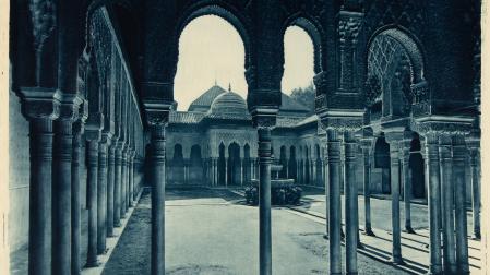 'Alhambra. Patio y fuente de los leones'