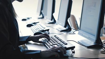 Los delitos cometidos a través de internet o medios informáticos crecen cada año