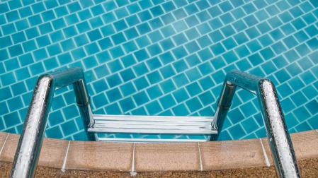 Imagen de archivo de una piscina