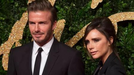 El exfutbolista David Beckham y su esposa la diseñadora Victoria Beckham