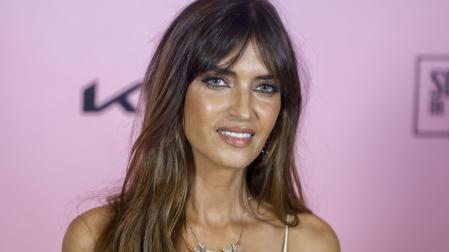 Sara Carbonero, en el photocall de la gala 'ELLE x Hope'