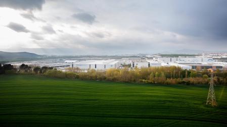 Panorámica de la factoría de Volkswagen Navarra en el polígono industrial de Landaben