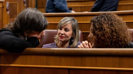 Verónica Martínez Barbero, en el centro, en el pleno del Congreso