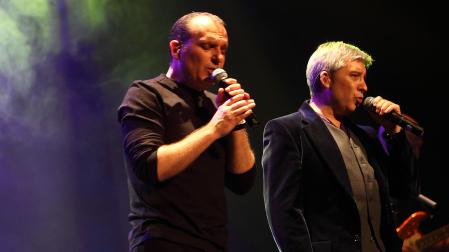 Los Pecos, en un concierto en el Teatro Gayarre en 2011