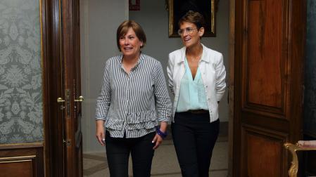 En agosto de 2019, la presidenta saliente Uxue Barkos se reúne en el Palacio de Navarra con María Chivite