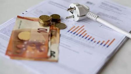 Un cable, dinero y una factura de luz