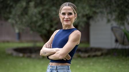 Estefanía Unzu Ripoll, más conocida como Verdeliss, entrena habitualmente en su cinta para correr